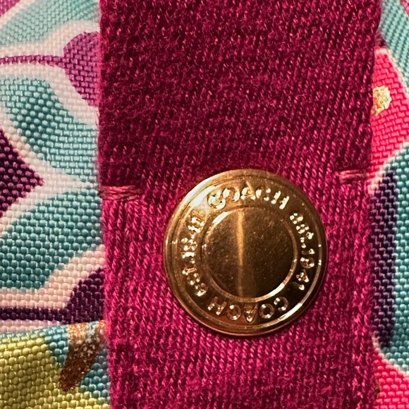 Rare Limited Edition Coach Poppy Pink Travel Bag with Whimsical Design EUC - Picture 4 of 16